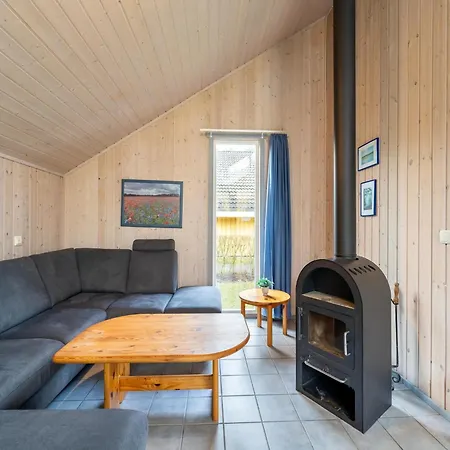 Holiday home Skandinavisches In Mirow *